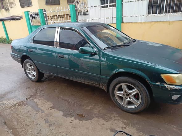 A picture of TOYOTA CAMRY DROP LIGHT FOR SELL 1 850M ENGINE GEAR