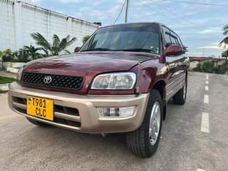 A picture of TOYOTA RAV4 BEI 12 7M