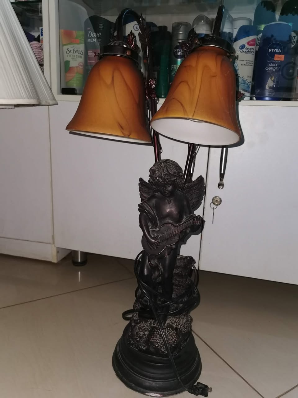 A picture of Antiques and Interior Decor 256 789 925463