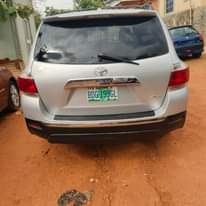 A picture of Belgium Standard 2010 Highlander Limited Keyless option with untermpered Engine