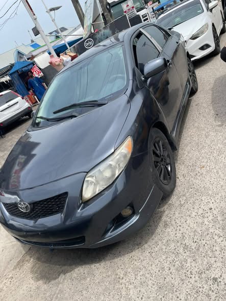 A picture of Buy And Fix Toyota Corolla 2009 Sports