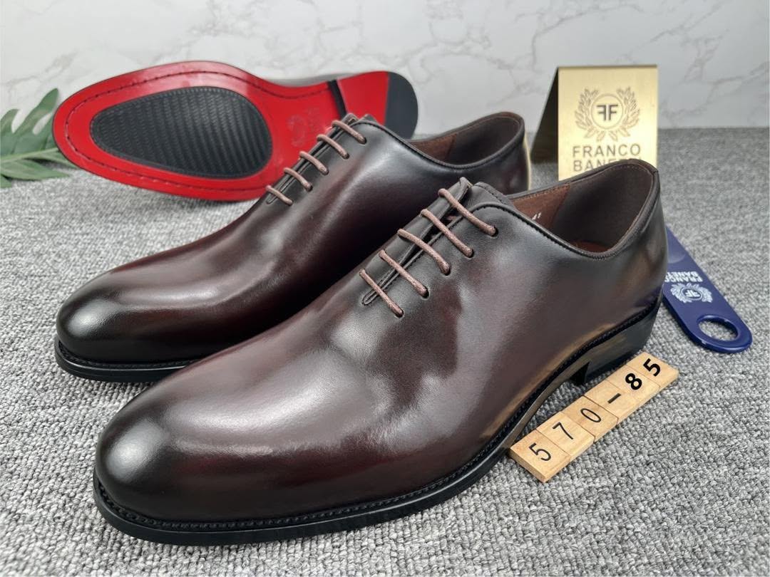 A picture of Men s shoes