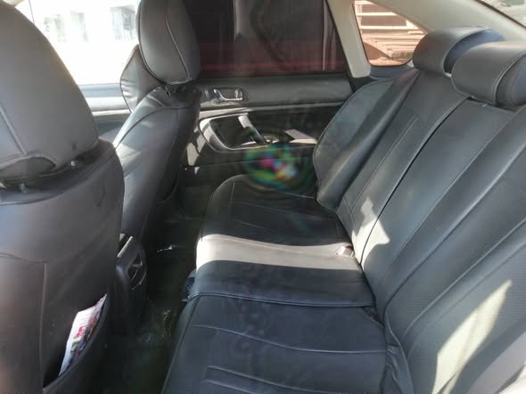 A picture of Suburu lagaecy model 2006 for sale