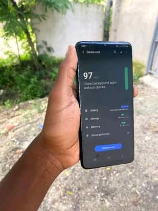 A picture of SAMSUNG A12