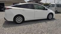 A picture of 2017 TOYOTA PRIUS S without shaken ITTJAPAN LTD Location Sakai