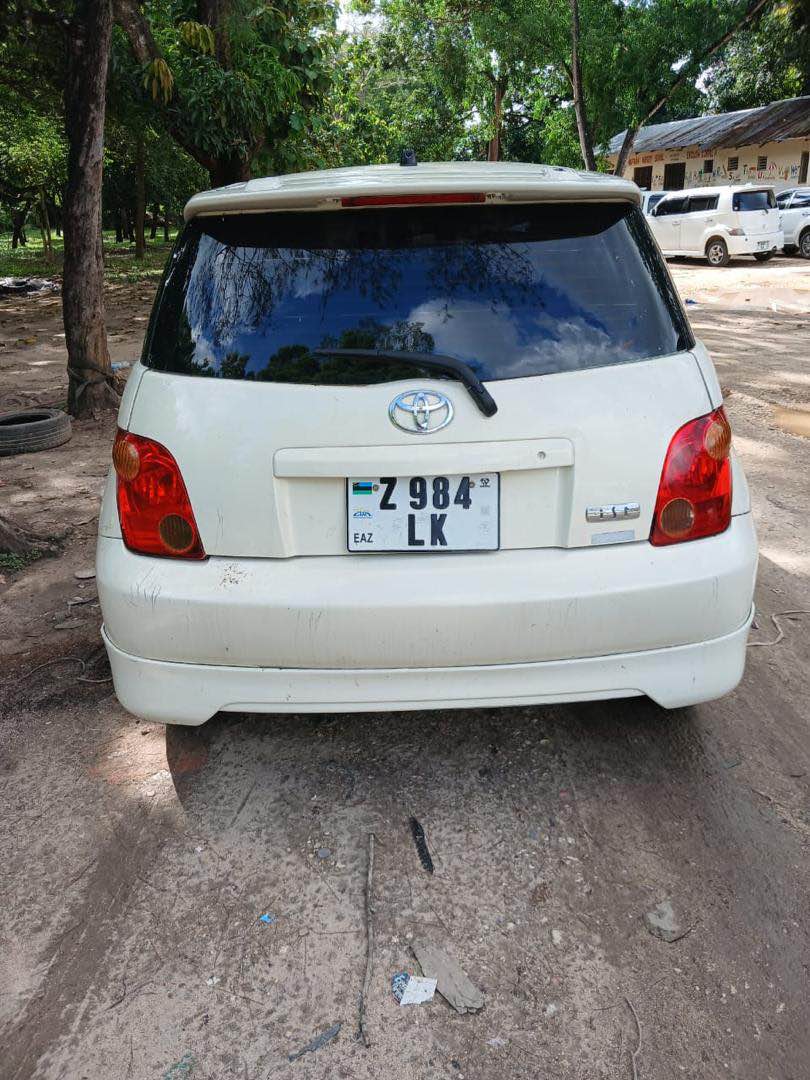 A picture of TOYOTA IST