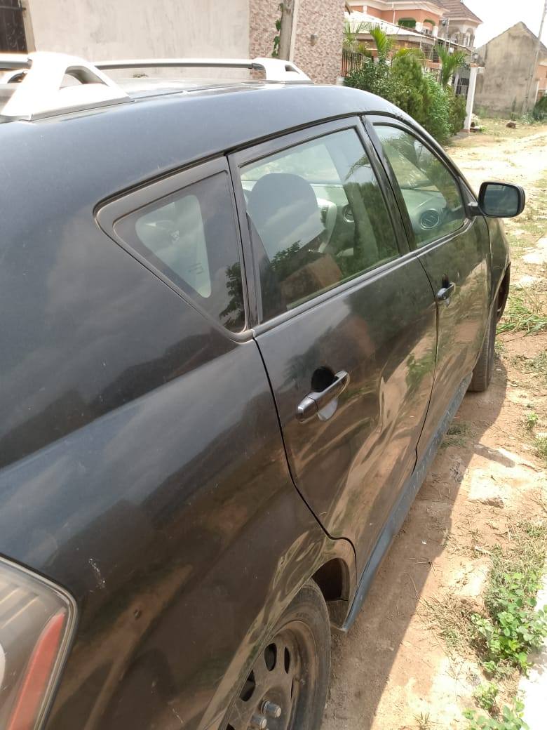 A picture of Pontiac Vibe 010