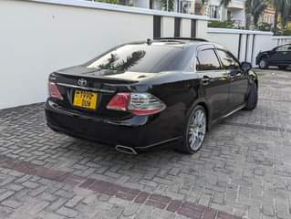 A picture of Toyota crown new model