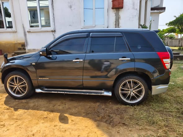 A picture of SUZUKI ESCUDO TANAPA Full Ac full Document Automatic Mil 14