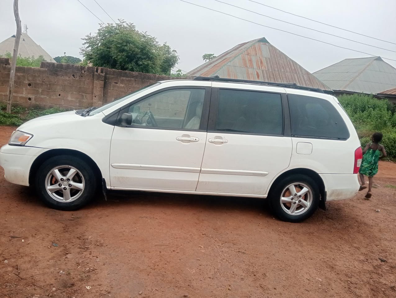 A picture of Toyota and mpv