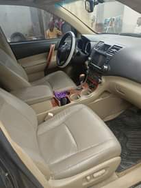 A picture of Register Toyota Highlander 2010 model