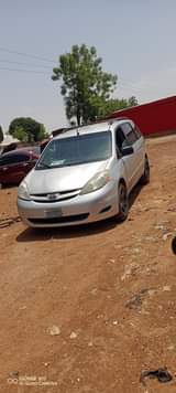 A picture of Toyota Sienna 2006 Distress Sales