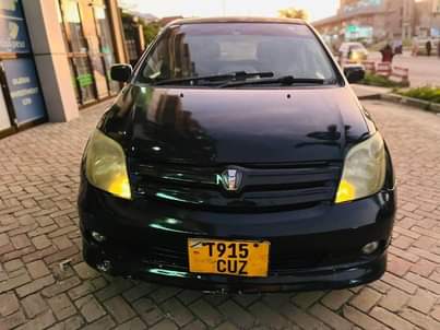 A picture of TOYOTA IST