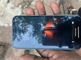 A picture of Iphone 11 64gb