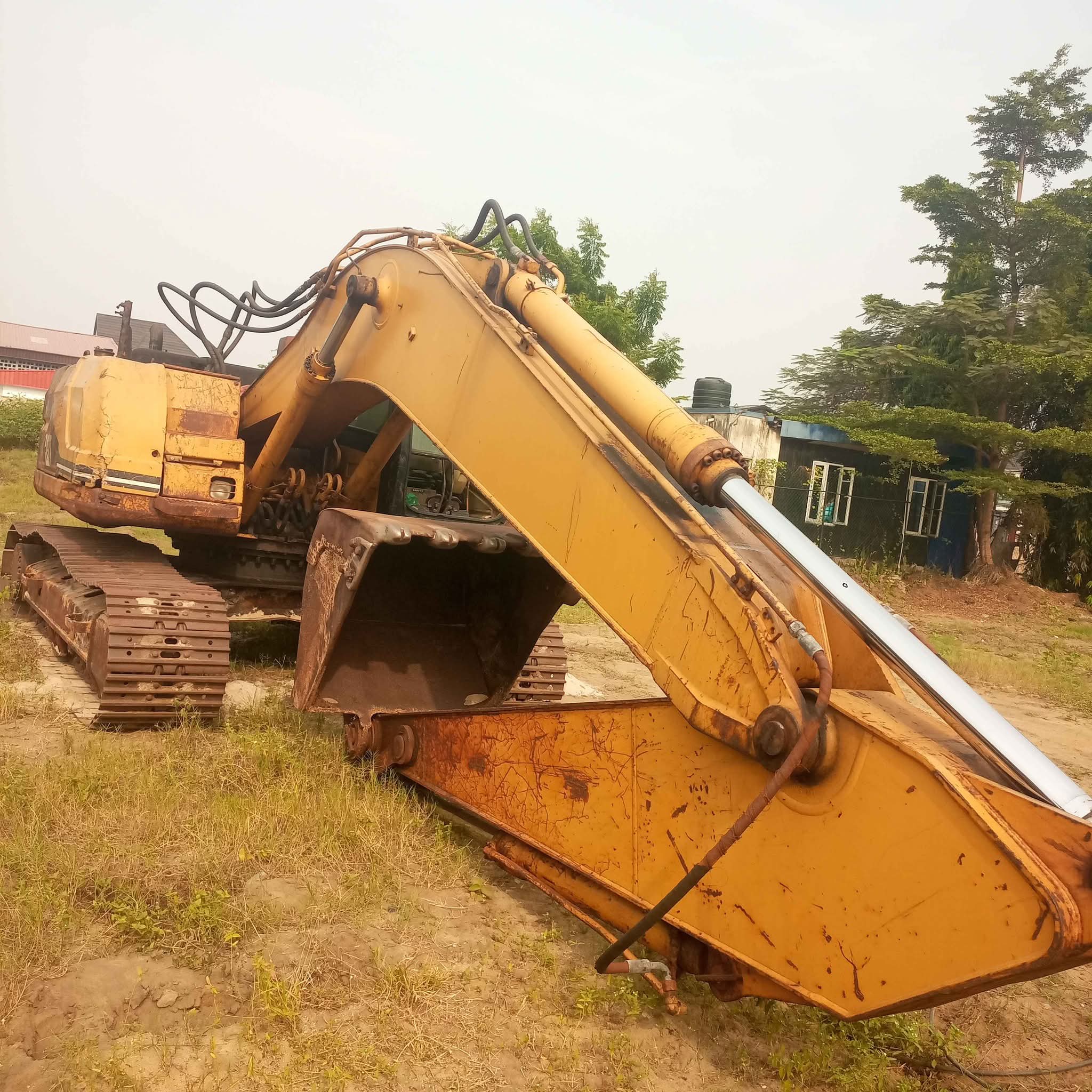 A picture of 320cl excavator for sale 07033882968