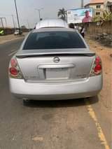 A picture of Nissan Altima 2004
