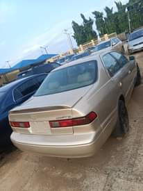 A picture of Regular Toyota Camry 2000 model