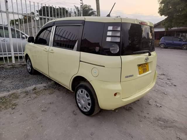 A picture of TOYOTA SIENTA 0714058883