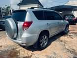 A picture of Toyota RAV4 2008 model