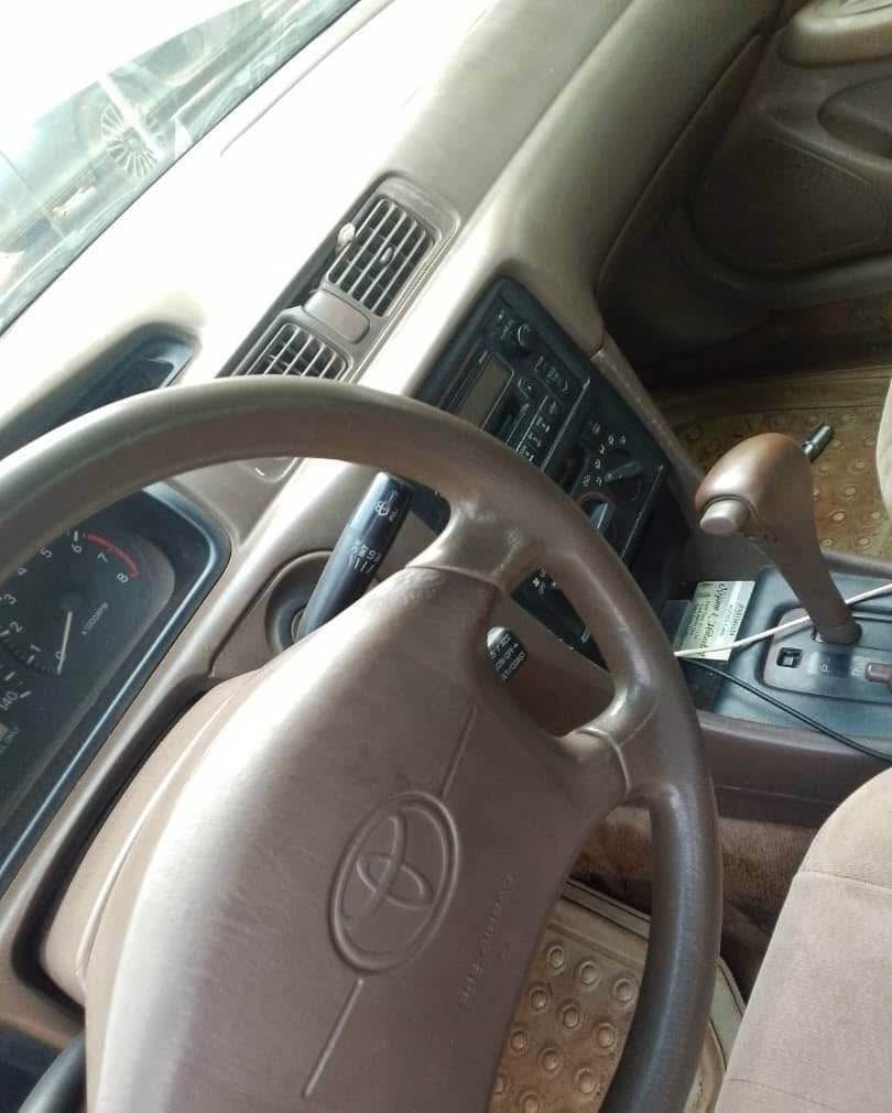 A picture of Toyota Camry 00