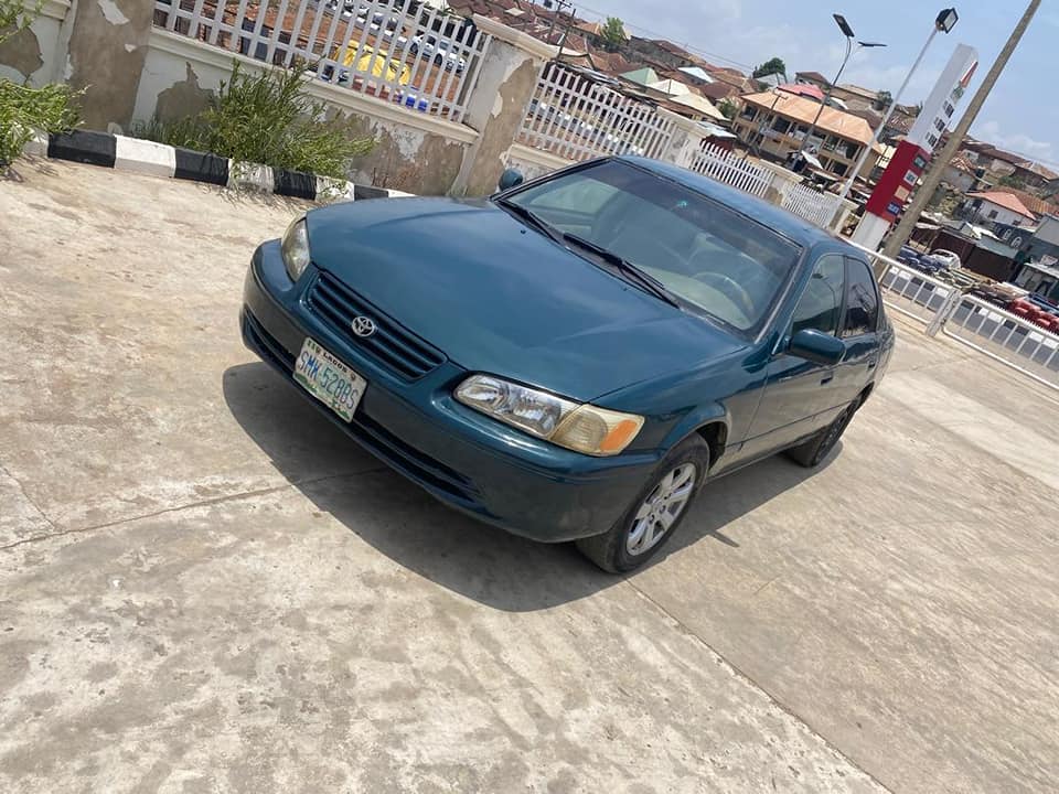 A picture of Toyota Camry pencil light