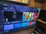 A picture of Saachi smart frameless TV 43 inches