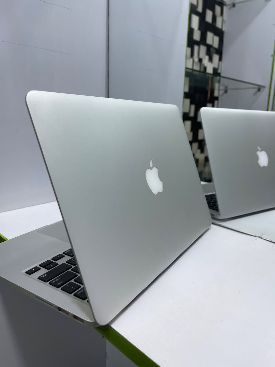 A picture of Macbook pro 2015