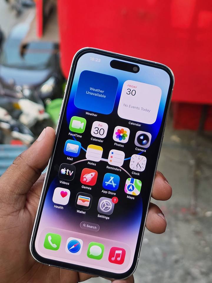 A picture of IPhone 14 pro