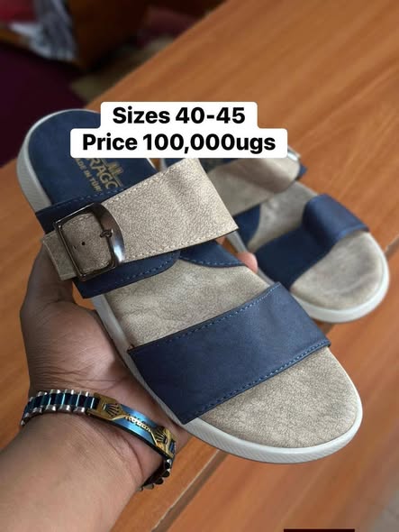 A picture of Open shoes