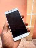 A picture of Samsung note 5