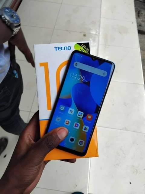 A picture of SIMU BADO MPYA TECNO SPARK 10 GB128