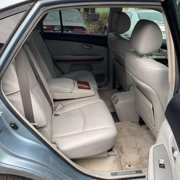 A picture of 2005 Lexus rx 330