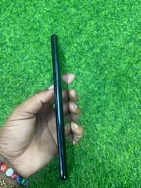 A picture of Samsung note 8