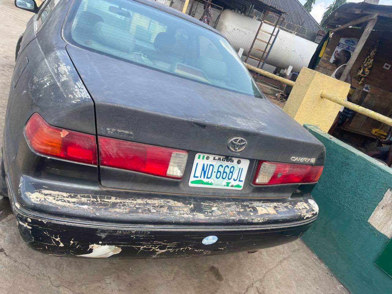 A picture of Dealers Deal Toyota Camry Drop Light First Body Distress Sale