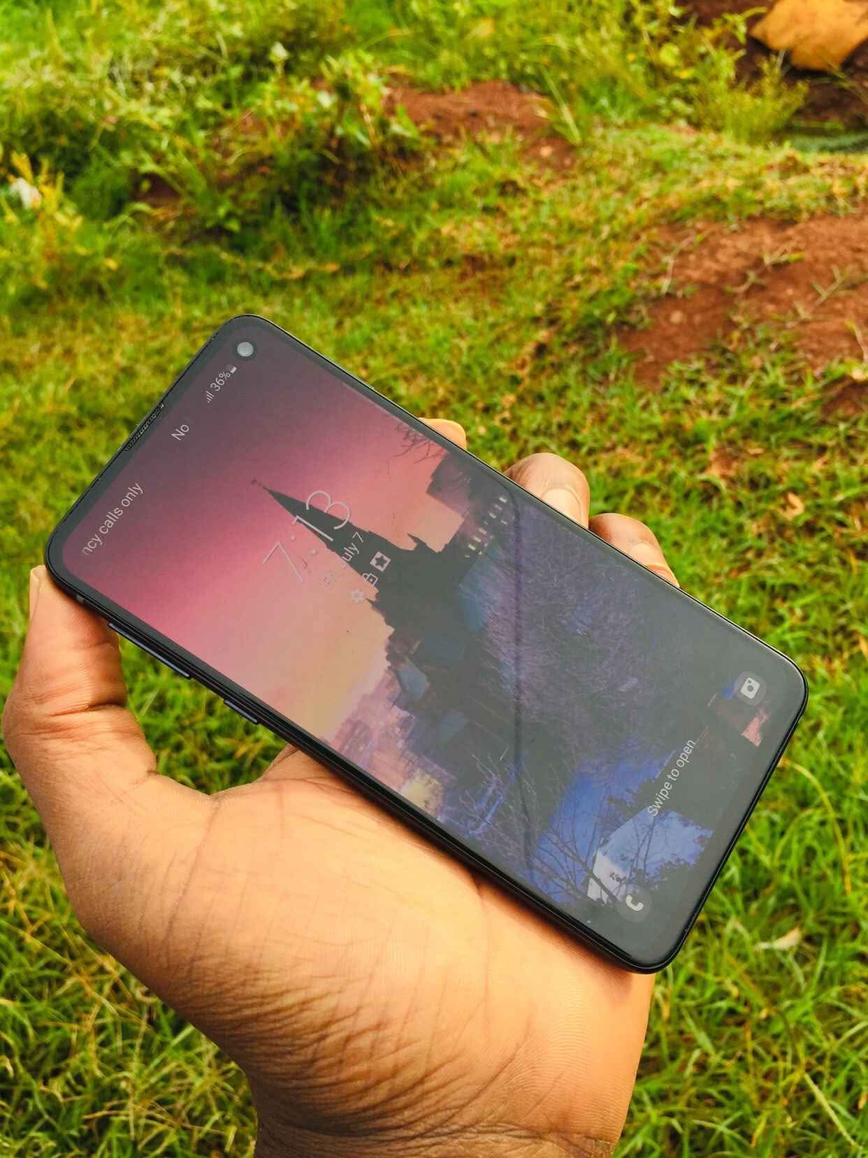 A picture of Samsumg s10e