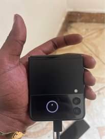 A picture of Galaxy Z flip 3