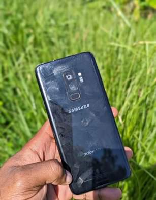 A picture of Samsung S9 plus