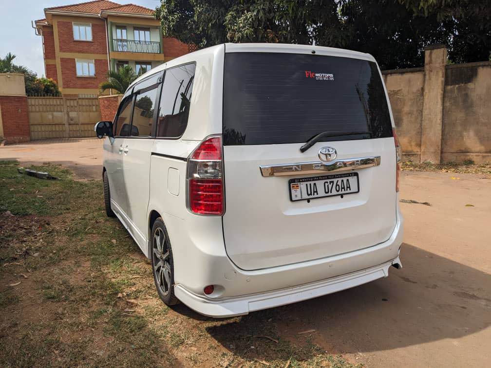 used toyota noah