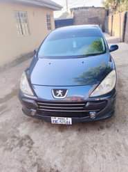 A picture of Peugeot 307 manual Transmission 4 sale Neatly flashed on first
