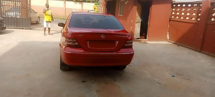 A picture of Mercedes C200 203 toks standard