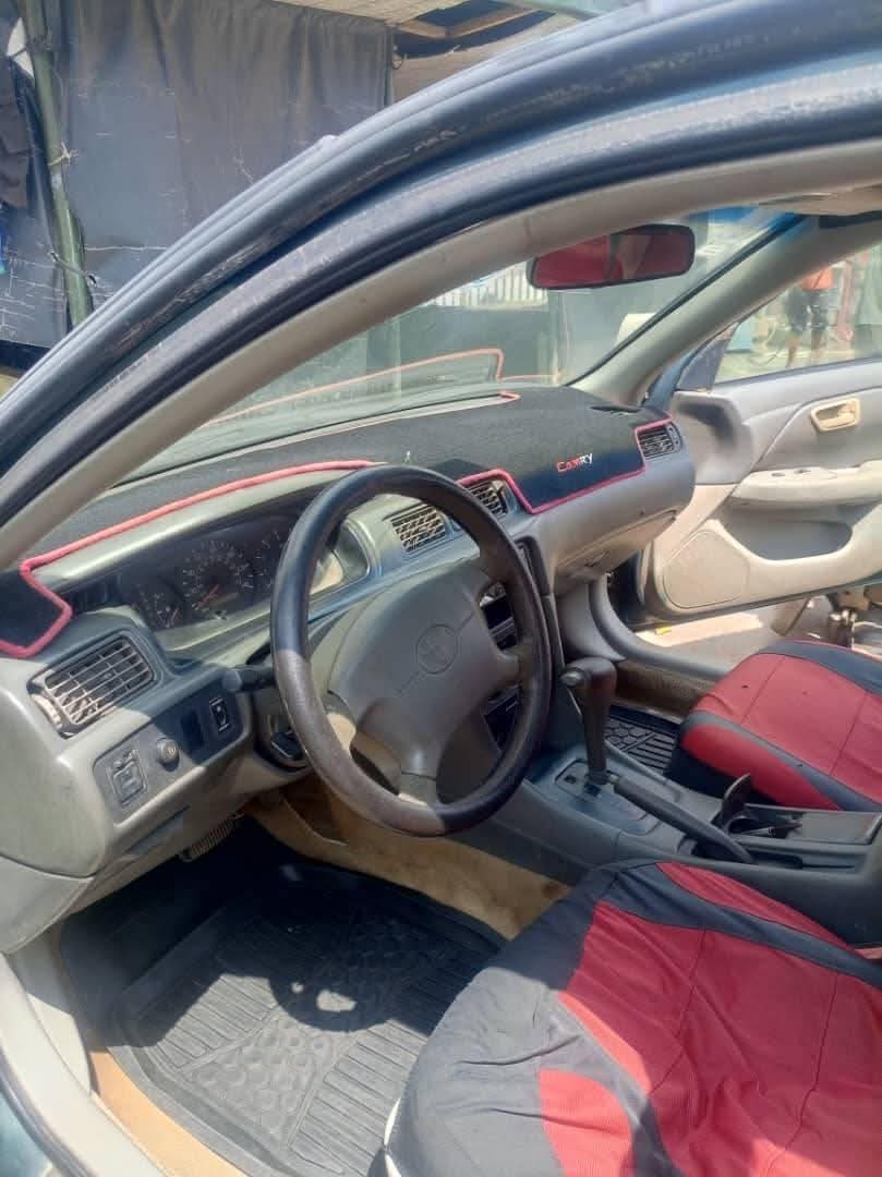 A picture of 2002 Toyota Camry tiny