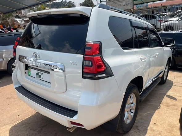 A picture of 2011 Toyota Land Cruiser