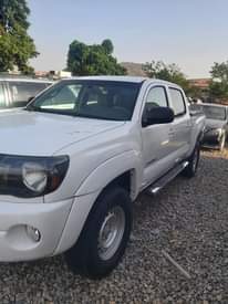 A picture of Sharp Toyota tacoma for quick sale just 6 5m
