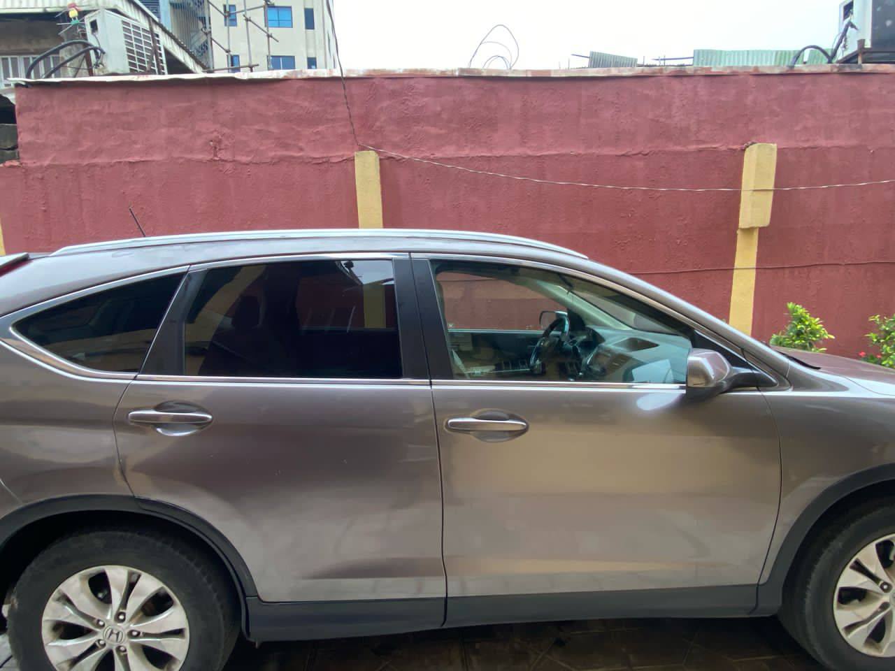 A picture of Honda CR V EX L