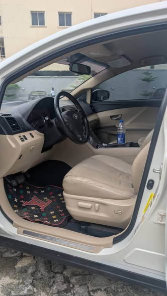 A picture of Sharp Deal2010 Toyota Venza 4Plug