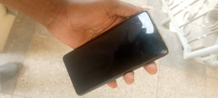 A picture of SAMSUNG S10 PLAIN