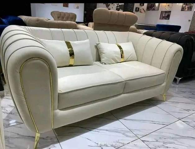 classifieds/furniture sofas