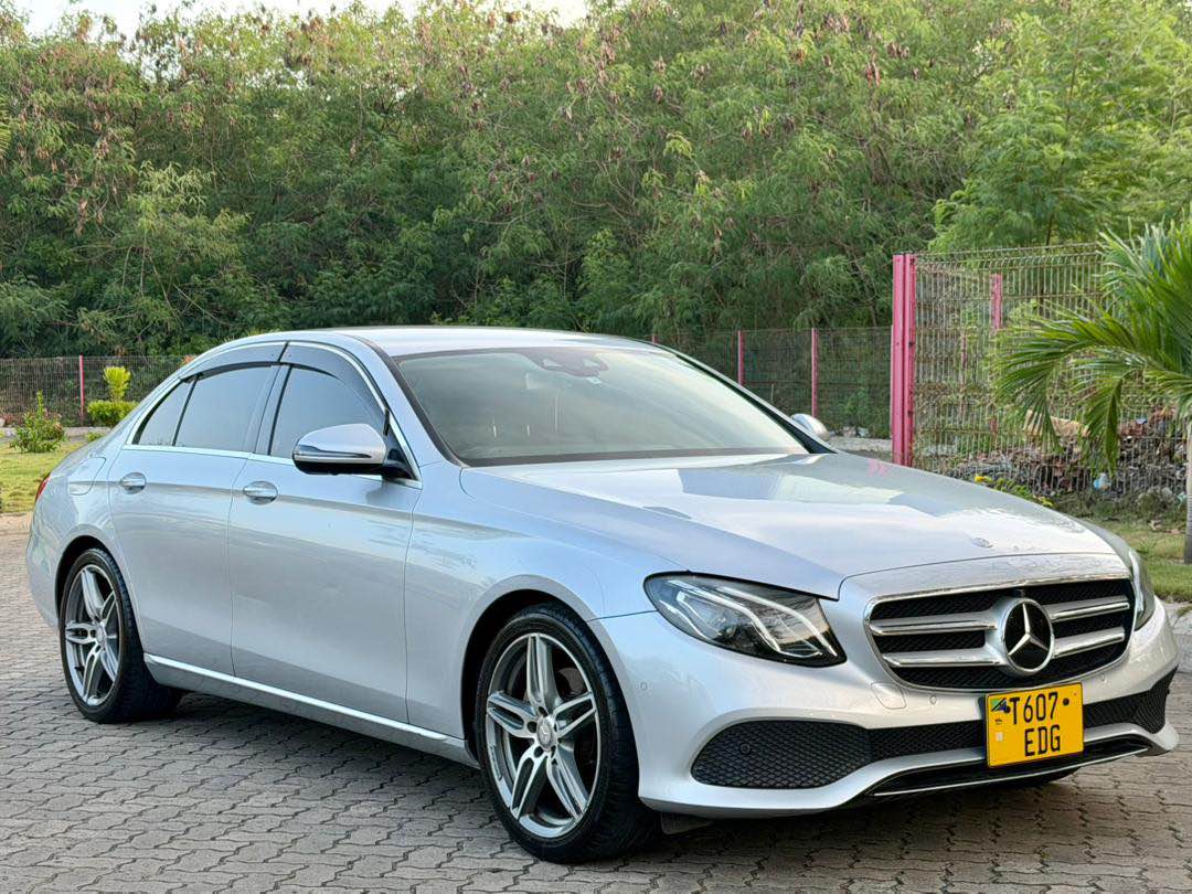 A picture of MERCEDES BENZ E CLASS 2017 18