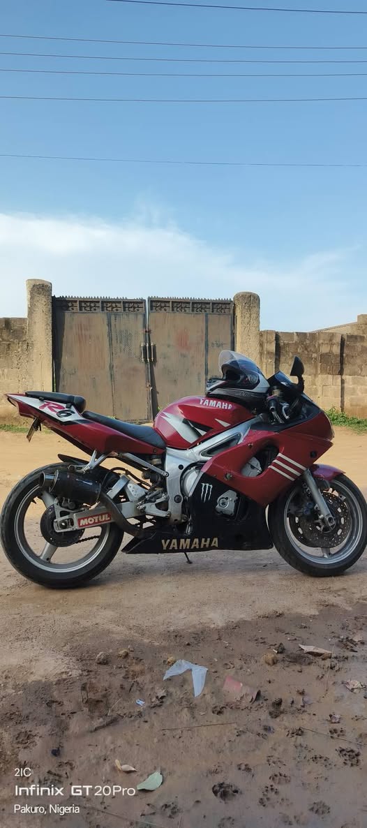 A picture of Yamaha R6 600cc