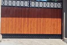 A picture of Gates